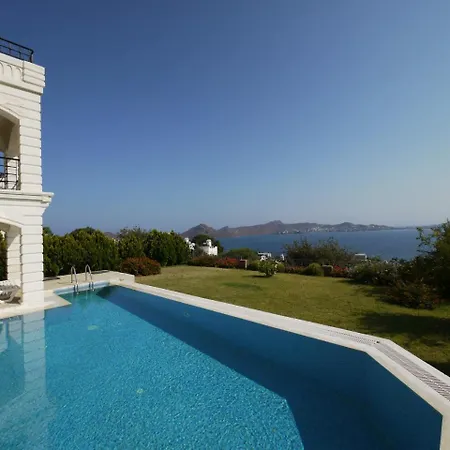 Elegant 2/3 Villa *